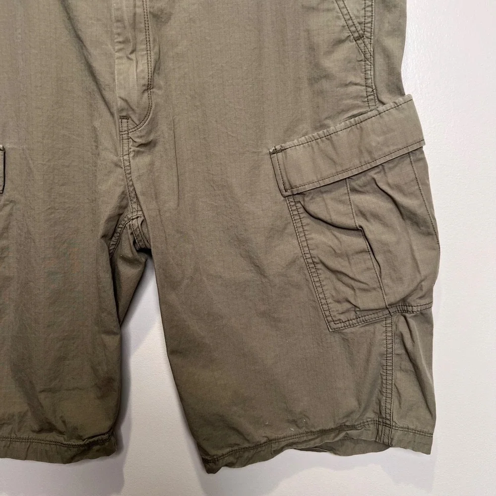 Levi Strauss Cargo Shorts Loose Fit Cotton Ripstop Mens 42 Olive Green Utility